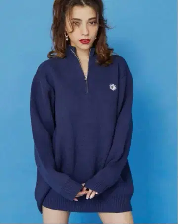 새상품급 EVRIS 에브리리스 네이비 하이넥 스웨터 지퍼 포함