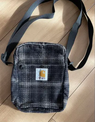 Carhartt 체크 무늬 사코슈