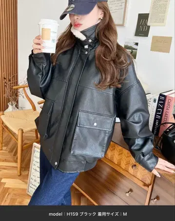 moment+ 티펫 인조 가죽 블루종