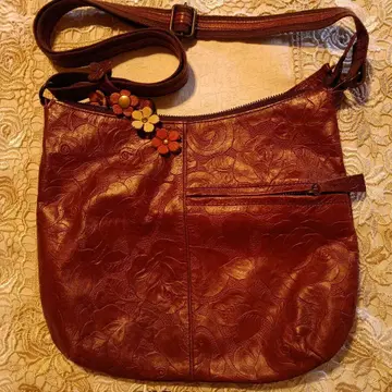 브라운 장미 무늬 가죽제품 숄더백
