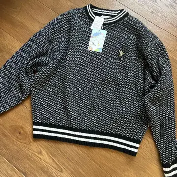 새상품 CLASSICAL ELF 블랙 니트 스웨터 M 사이즈