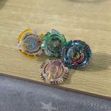 베이블레이드 4개 세트 다색 투명