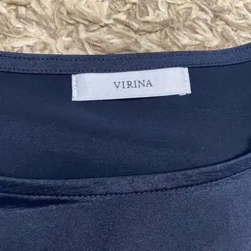 VIRINA 네이비 긴팔 셔츠 벌룬 슬리브