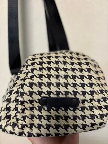 체크무늬 숄더백