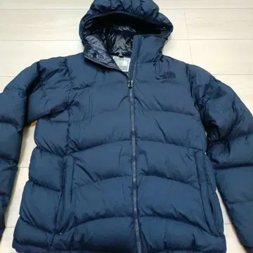 THE NORTH FACE 후드 부착 다운 자켓 네이비