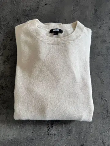 2023 유니클로 캐시미어 크루넥 스웨터 남성용 S