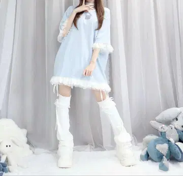 Whinny 로맨티스트 큐트 T