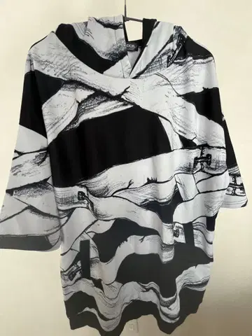 ankoROCK 붕대 패턴 후드 부착 후드티