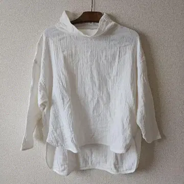 ESTROISLOSE 에스트로루즈 자수 블라우스