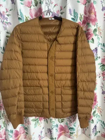 고품질 유니클로 남성용 브라운 다운 자켓 L 사이즈 베스트