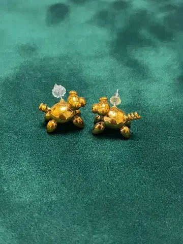 돼지 골드 귀걸이