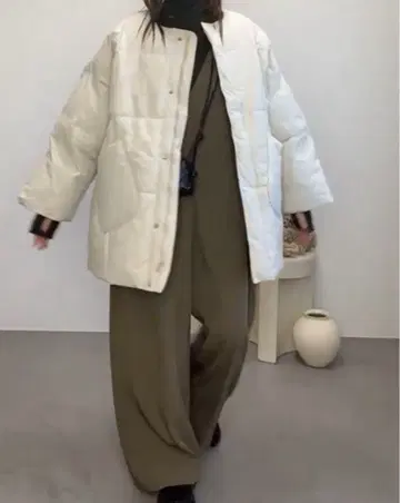 [ 새상품 ] 노카라 다운 코트 에크루