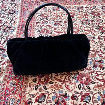 MARGARET HOWELL 블랙 벨로아 벨벳 핸드백