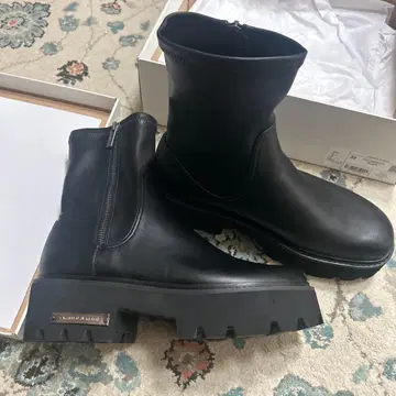 찰스앤키스 사이드 지퍼 앵클부츠 25cm 39