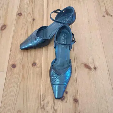 WALLA GE 블랙 스틸레토 펌프스