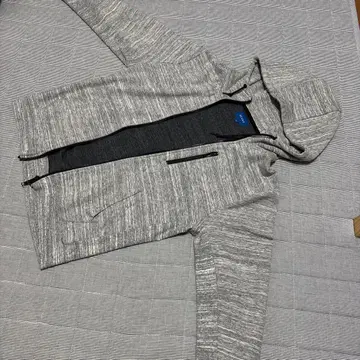 BEAMS 후드 부착 그레이 후드티