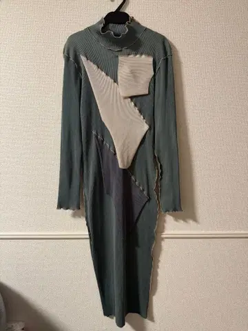 kotohayokozawa 롱 슬리브 하이넥 원피스