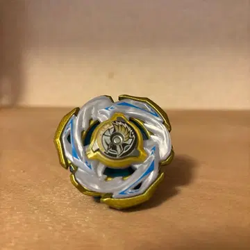 베이블레이드 발키리 볼트