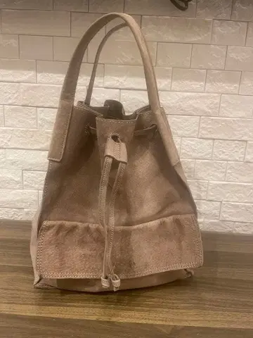 ARCADA 베이지 스웨이드 복조리형 숄더백