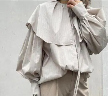 emmi atelier 에미 아틀리에 컨셔스 컬러 블라우스 스트라이프