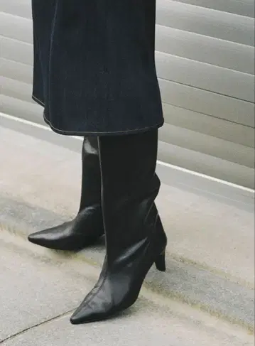 ZARA 가죽 키튼 부츠