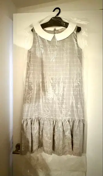 REGINA RISURRE 슬리브리스 원피스 그레이