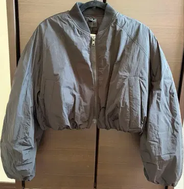 [ 미사용 새상품 택 포함 ] 스픽 앤 스팬 충전솜 벌룬 숏 블루종