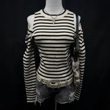 헤이세이 갸루 y2k 그런지 오프숄더 피치 니트 긴팔 보더 라메