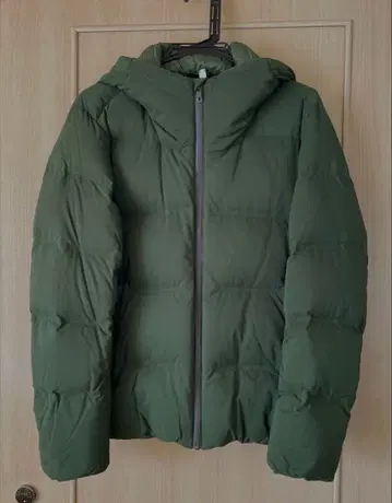 [클리닝 완료] 심리스 다운 파카 S 유니클로