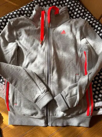 adidas 그레이 후드티 M 사이즈