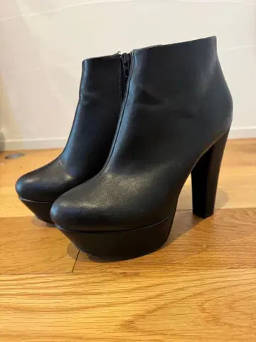 [새상품급] R&E 숏 부티 블랙 힐 부츠