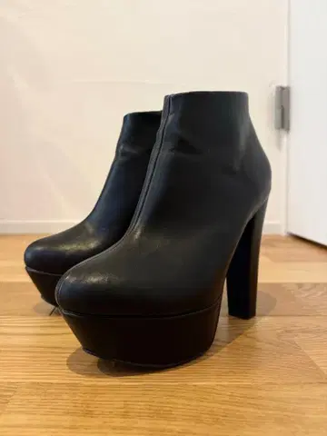 [새상품급] R&E 숏 부티 블랙 힐 부츠