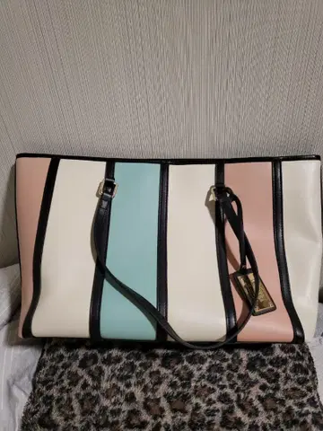 새상품급 Clelia 스트라이프 토트백 클레리아