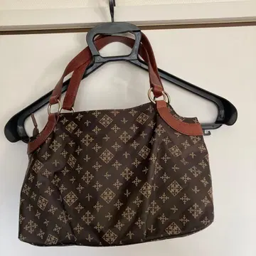 러셋 핸드백 브라운 패턴