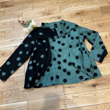 센소유니코 지우 티셔츠 새상품급