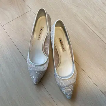 DIANA 레이스 장식 화이트 펌프스 중간 힐 5.5cm 힐