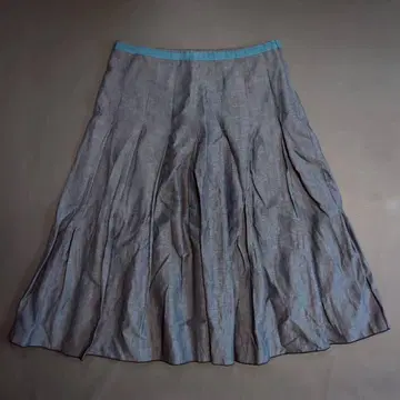 [ 두지엠 클라세 ] 무릎 기장 플리츠 스커트 (36) 데님 컬러 플레어