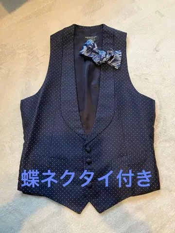 새상품급 투모로우랜드 필그림 베스트 네이비 46 나비 넥타이 포함