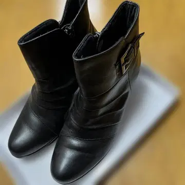 블랙 스트레치 디자인 부츠