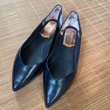 TED BAKER 블랙 플랫슈즈 35.5