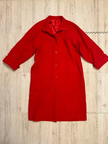 알파 큐빅 빨간색 캐시미어 롱 코트