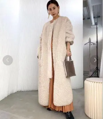 아메리 REVERSIBLE TWIN BOA COAT 리버서블 무스탕 코트