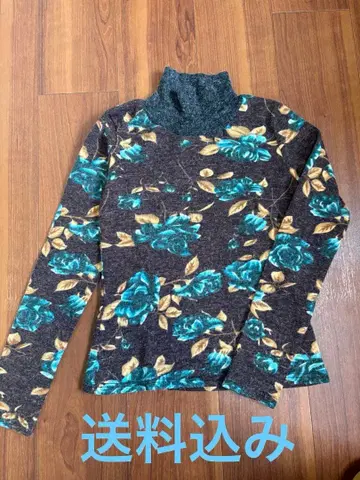 플라워 프린트 터틀넥 니트