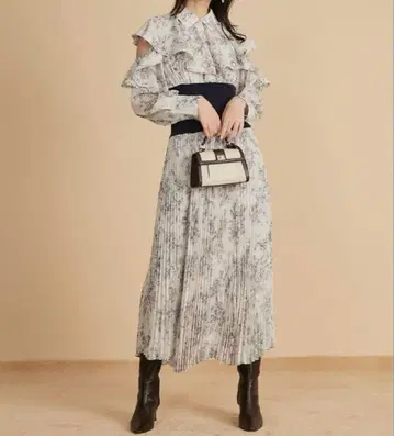 snidel 오픈 숄더 원피스