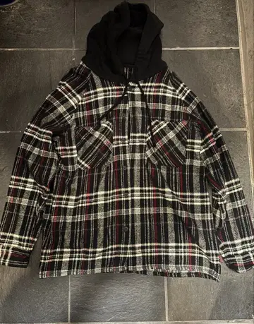 후드 부착 체크 무늬 셔츠