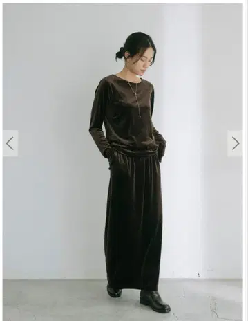 AEFRE 벨로아 상의/지퍼 슬릿 스커트 셋업