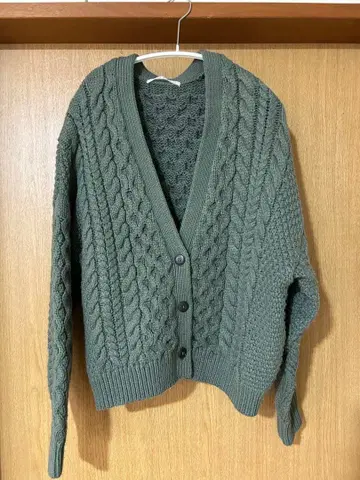 KBF 케이블 니트 가디건