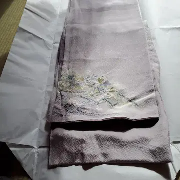 연보라색 꽃무늬 자수 호몬기 옷감