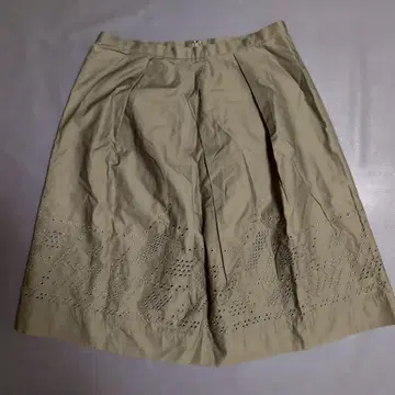[언타이틀] 무릎 기장 플레어 스커트 (3) 자수 그린 카키 안감 있음