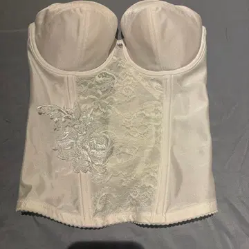 Wing 브라이덜 이너 E65 레이스 장식